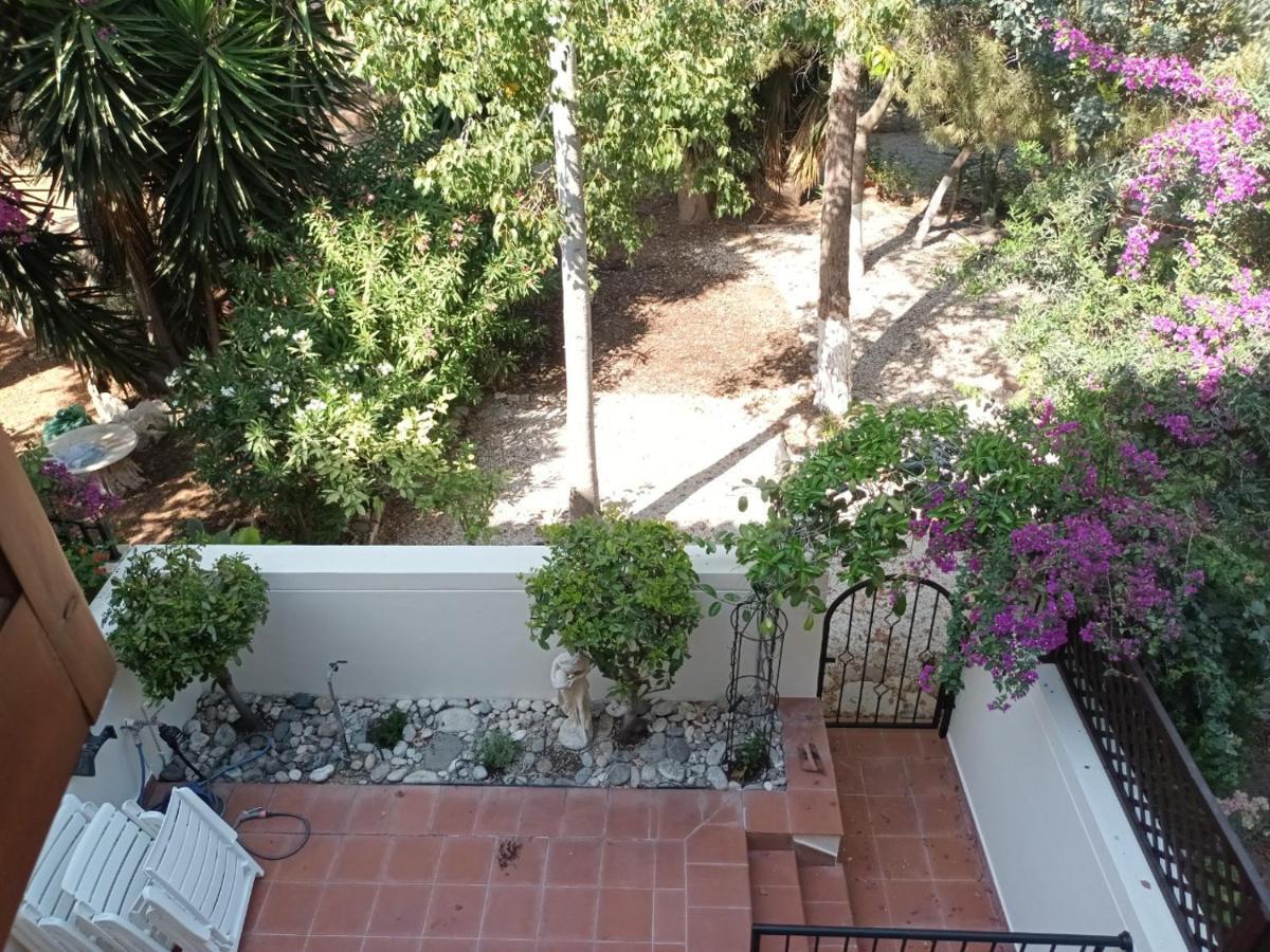 Limnaria Deluxe Maisonette Paphos Exterior photo